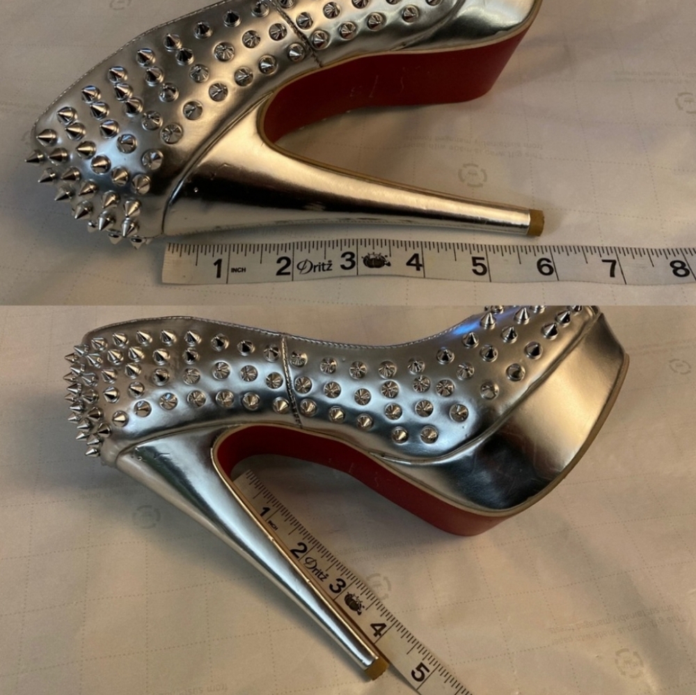⭐️Christian Loboutin Silver Spiked Peep-Toe Platform Runway Heels - Picture 9 of 11
